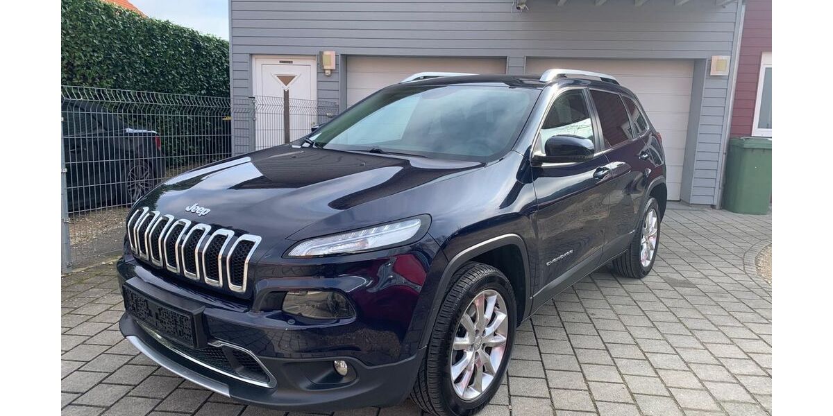 Jeep Cherokee 112.000 km 13.900 &euro; Staufen Im Breisgau 79219