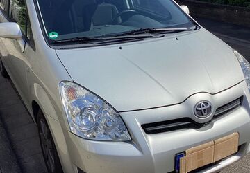 Toyota Corolla Verso 129.000 km 6.200 &euro; Landau 76829