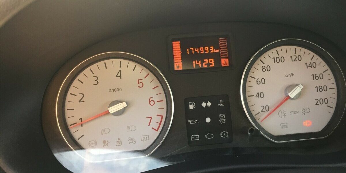 Dacia Logan MCV,Laureate 1.5 dCi,el.Fh,AHK,Tüv Neu! 174.000 km 3.999 &euro; Himmelkron 95502