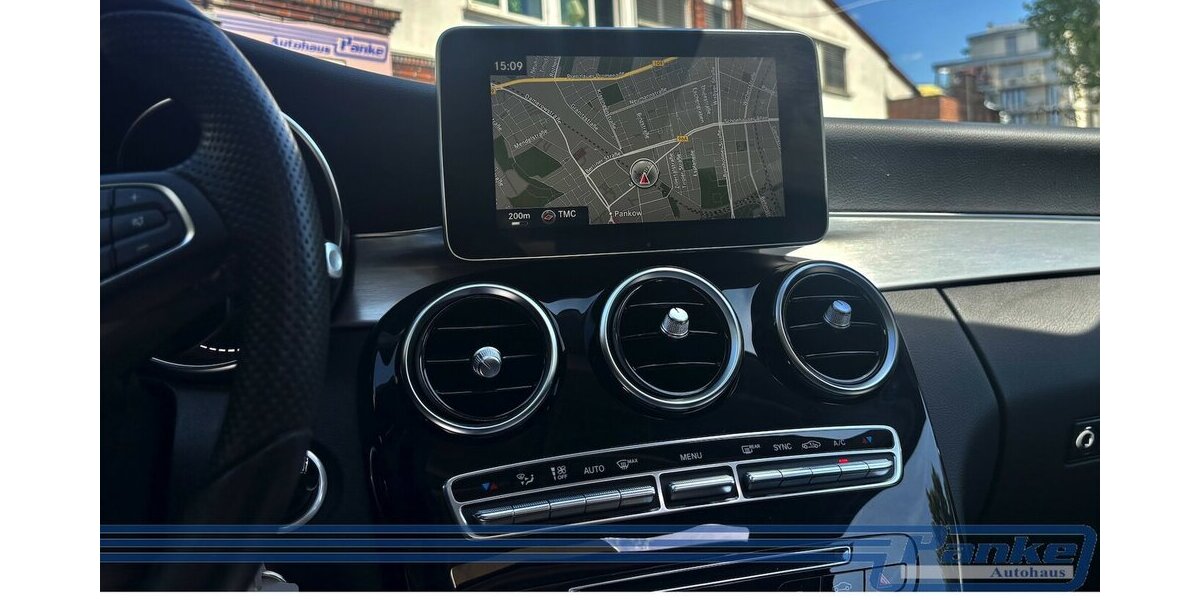 Mercedes-Benz C 180 CGI Lim. Aut.*SchiebD*HUD*LED*PDC*Memo*SH 50.435 km 17.990 &euro; Berlin 13187