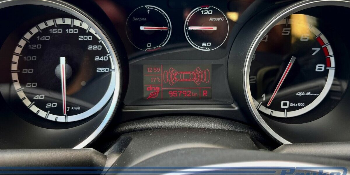 Alfa Romeo Giulietta Turismo*Pano*Schiebe*Sport*SHZ*Tempo* 95.791 km 10.990 &euro; Berlin 13187