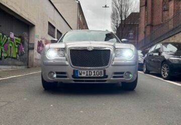 Chrysler 300C 204.000 km 3.200 &euro; Wuppertal 42105