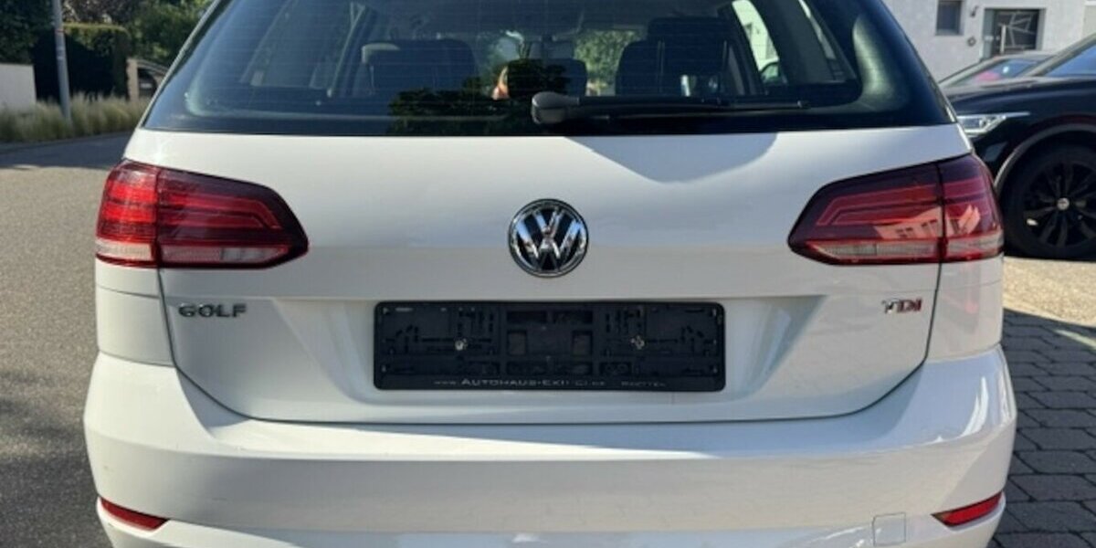VW Golf Variant 1.6 TDI DSG Trendline Start-Stopp 196.200 km 7.990 &euro; Neckarsulm 74172