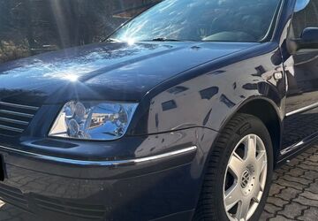 VW Bora 221.000 km 4.500 &euro; Oelsnitz Vogtland 08606