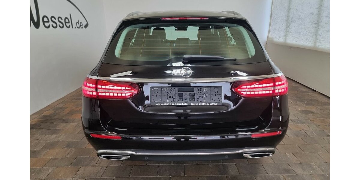 Mercedes-Benz E 220 d Avantgarde LED ACC AHK Kamera Widescreen 79.800 km 32.500 &euro; Garrel 49681