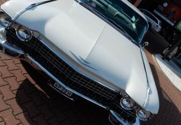 Cadillac Deville 99.999 km 49.994 &euro; Leipzig 04289