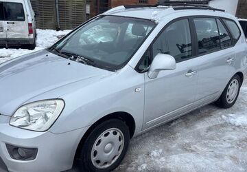 Kia Carens 146.210 km 1.450 &euro; Lahntal/Goßfelden 35094