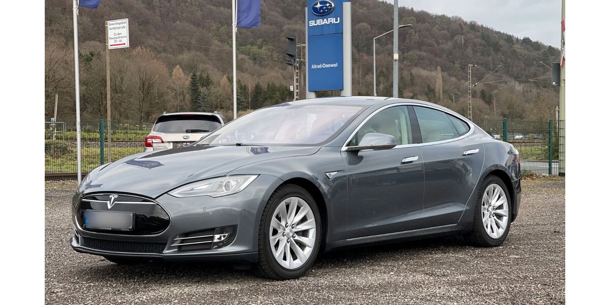 Tesla Model S 230.250 km 16.890 &euro; Trier 54294