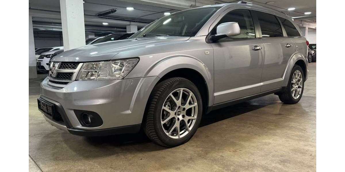 Fiat Freemont 136.578 km 12.599 &euro; München 81675