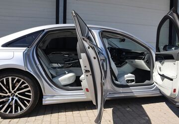 Audi A8 6.000 km 105.300 &euro; Passau 94034