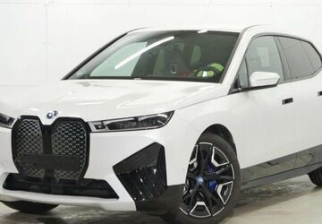 BMW iX 13.900 km 48.440 &euro; Paderborn 33100