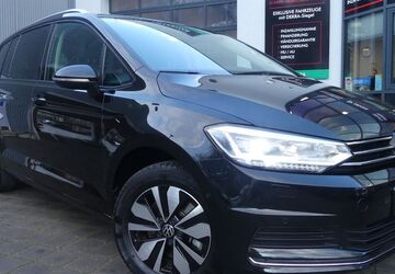 VW Touran 26.059 km 32.400 &euro; Berlin 13156