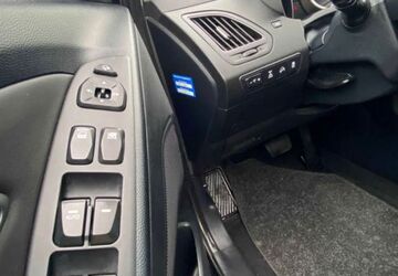 Hyundai ix35 200.009 km 7.600 &euro; Berlin Marzahn-Hellersdorf 12687