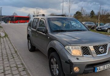 Nissan Pathfinder 410.000 km 2.500 &euro; Karlsruhe 76131