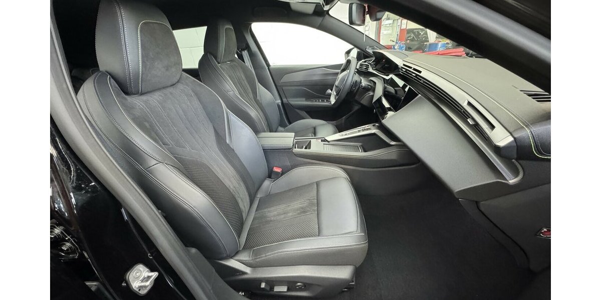 Peugeot 408 GT 225 Plug in Hybrid Massage 360° Cam 34.882 km 27.970 &euro; Lich 35423