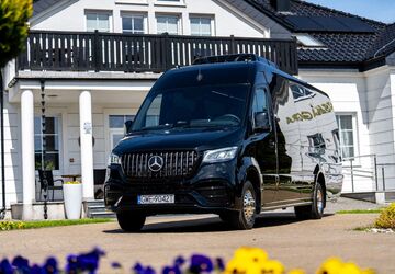 Mercedes-Benz eSprinter 2.300 km 131.000 &euro; Warsaw 02-69