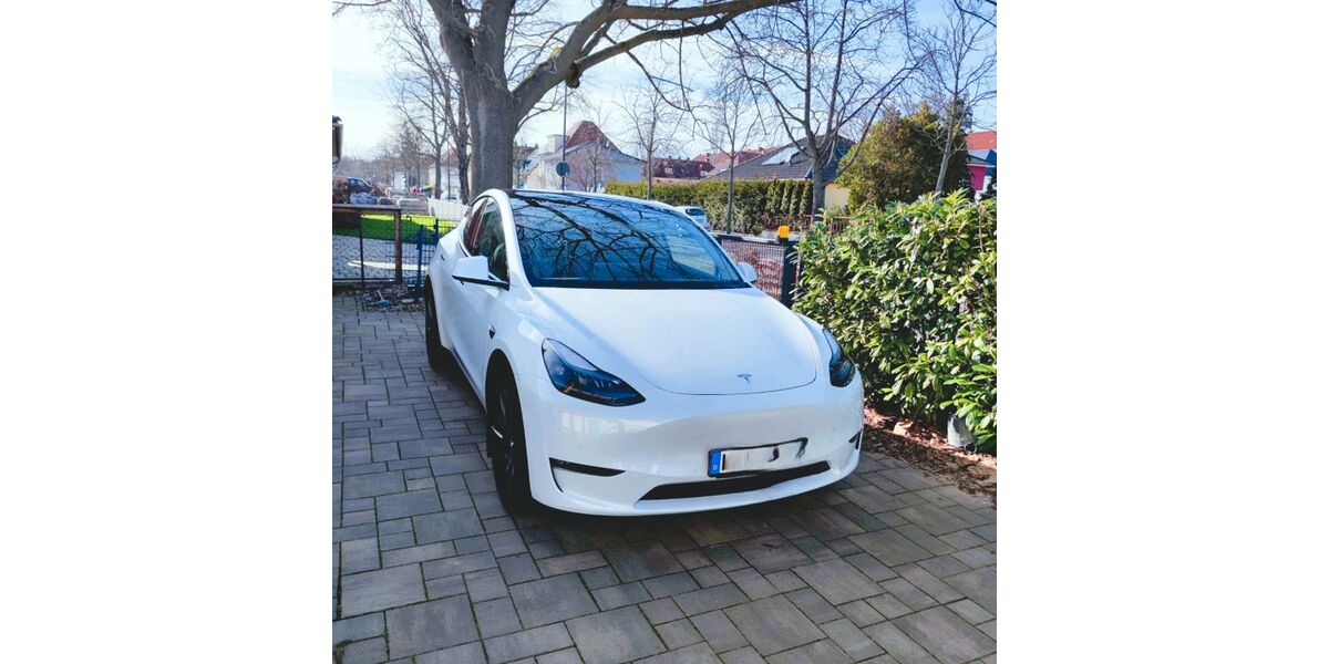 Tesla Model Y 24.000 km 31.800 &euro; Merseburg 06217