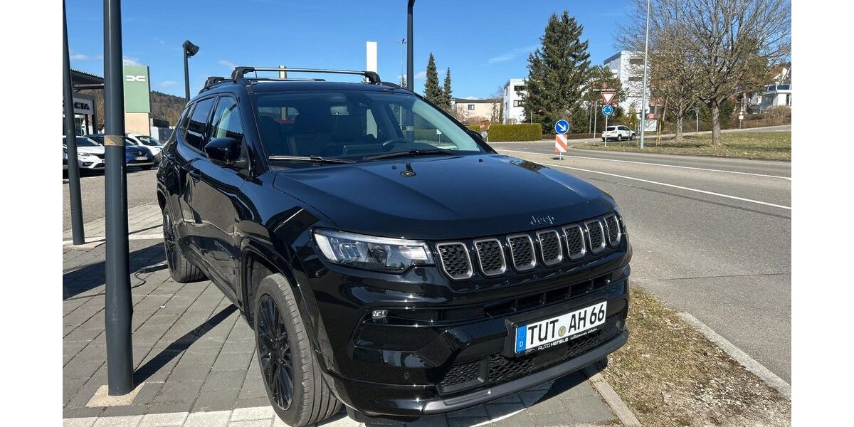 Jeep Compass 45.000 km 29.700 &euro; Tuttlingen 78532