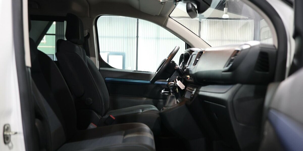 Peugeot Traveller 150 BLUE-HDI EXPERT ACTIVE L2 / 5-SITZ 50.000 km 26.777 &euro; Hamm 59077