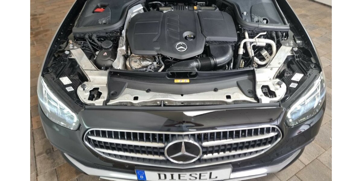 Mercedes-Benz E 220 d Avantgarde LED ACC AHK Kamera Widescreen 79.800 km 32.500 &euro; Garrel 49681