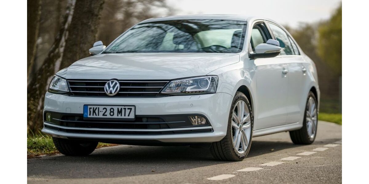VW Jetta 132.475 km 11.990 &euro; Burg 03096