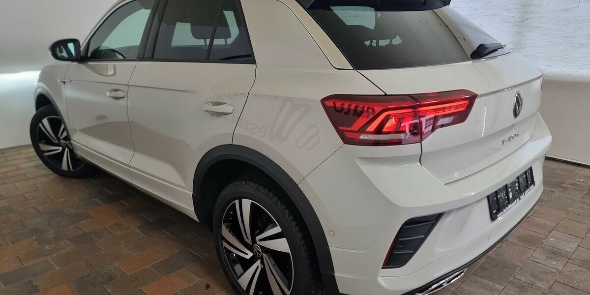VW T-Roc R-Line 2025 LED-Matrix IQ Kamera VIC DSG 30.400 km 27.500 &euro; Garrel 49681