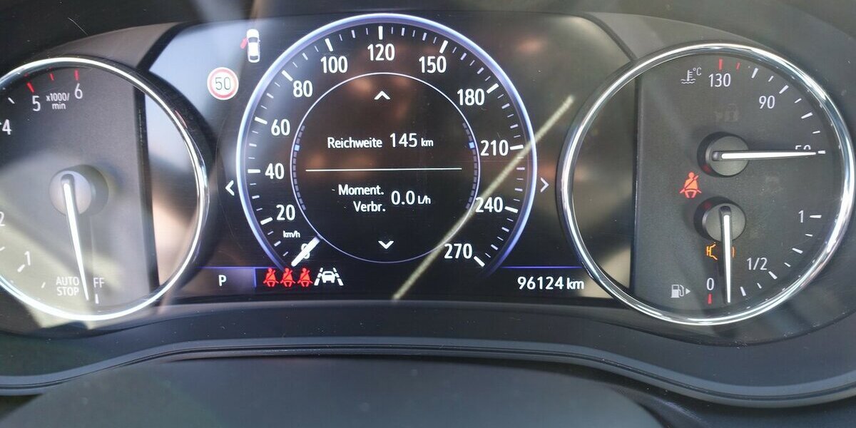 Opel Insignia Elegance Navi PDC Kamera Memory LED eGHSD 96.200 km 17.950 &euro; Neumarkt/OPf 92318
