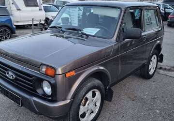 Lada Urban 114.000 km 5.000 &euro; Rosenheim 83026