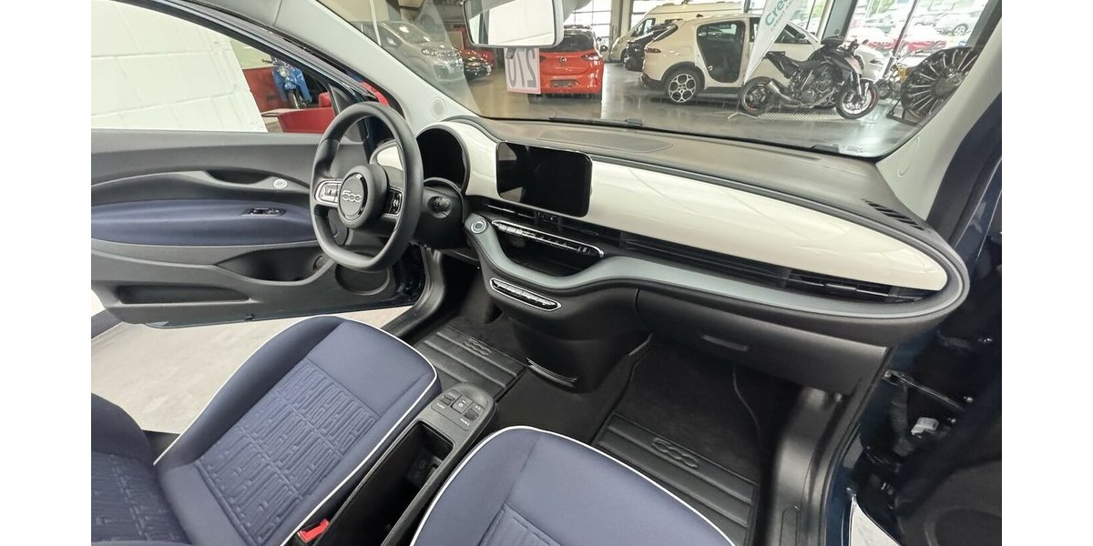 Fiat 500e Action 1. Hand Carplay 12.500 km 14.820 &euro; Lich 35423