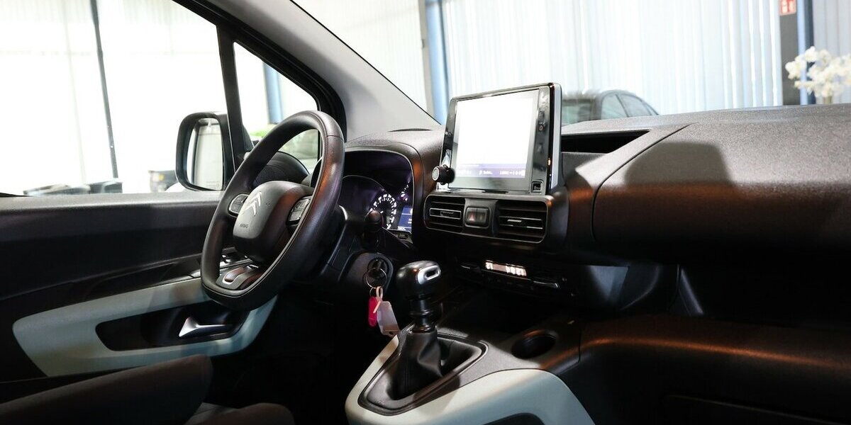 Citroen Berlingo 1.5 BLUE-HDI FEEL XL130 / 7-SITZER / 136.000 km 14.221 &euro; Hamm 59077