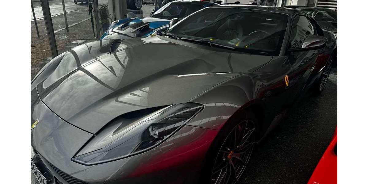 Ferrari 812 27.200 km 309.000 &euro; Roth 91154