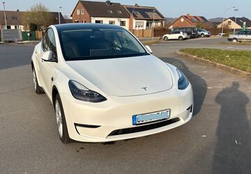 Tesla Model Y 74.000 km 32.500 &euro; Hilter am Teutoburger Wald 49176