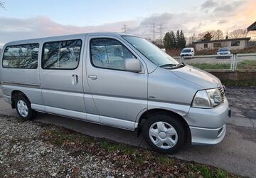 Toyota Hiace 215.000 km 9.900 &euro; Hamburg 22045