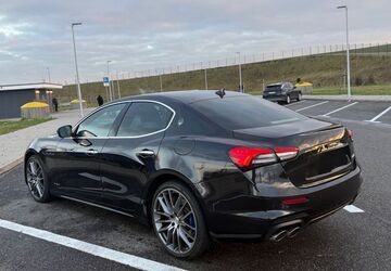 Maserati Ghibli 71.000 km 45.900 &euro; Flörsheim 65439