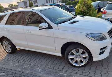 Mercedes-Benz ML 350 223.000 km 19.600 &euro; Offenbach an Main 63065