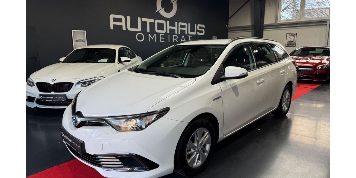 Toyota Auris 154.000 km 12.900 &euro; Aalen-Essingen 73457