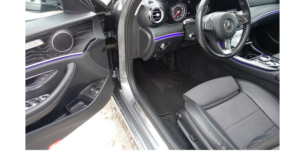 Mercedes-Benz E 220 d 4Matic Avantgarde Leder AHK eGHSD 8x Alu 71.000 km 25.950 &euro; Neumarkt/OPf 92318