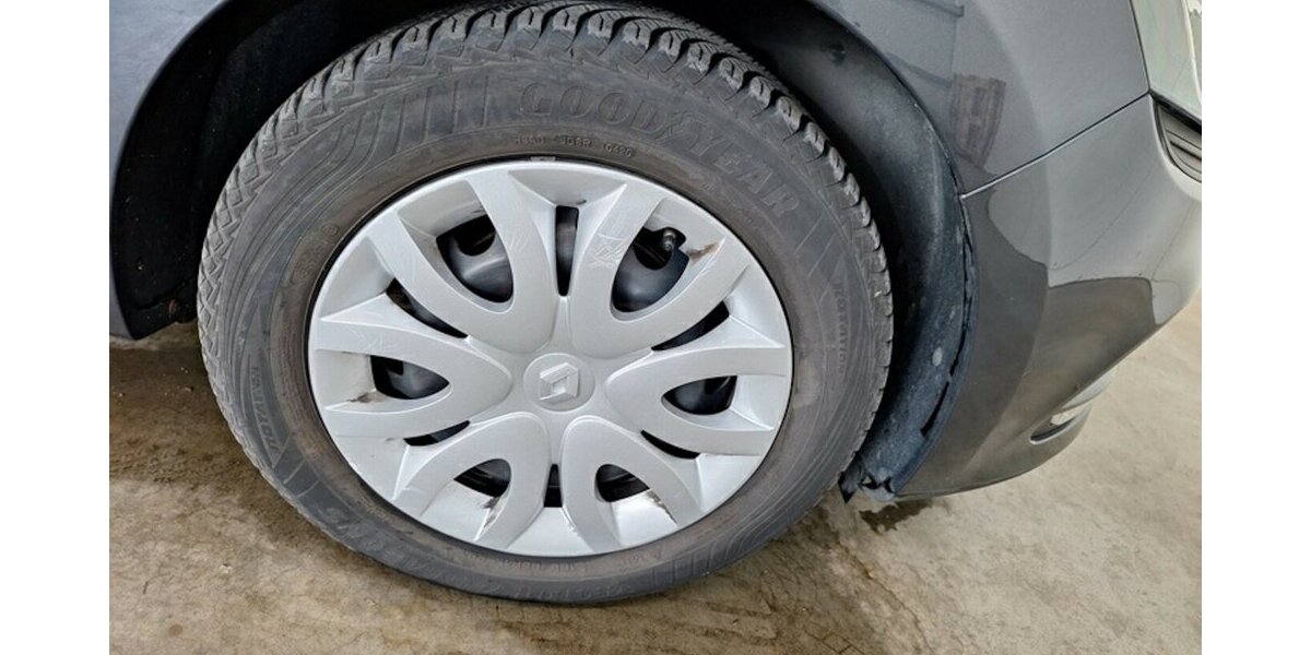 Renault Clio 90 Bose Klima Navi PDC SHZ ServNeu 60tkm 1Hd 60.000 km 11.500 &euro; Erftstadt 50374
