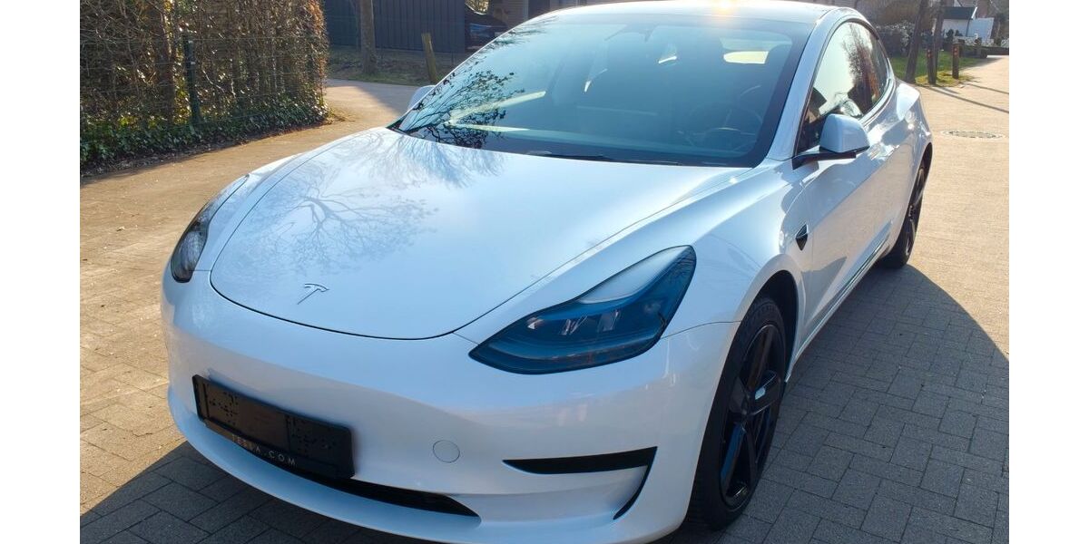 Tesla Model 3 143.000 km 22.100 &euro; Wildeshausen 27793