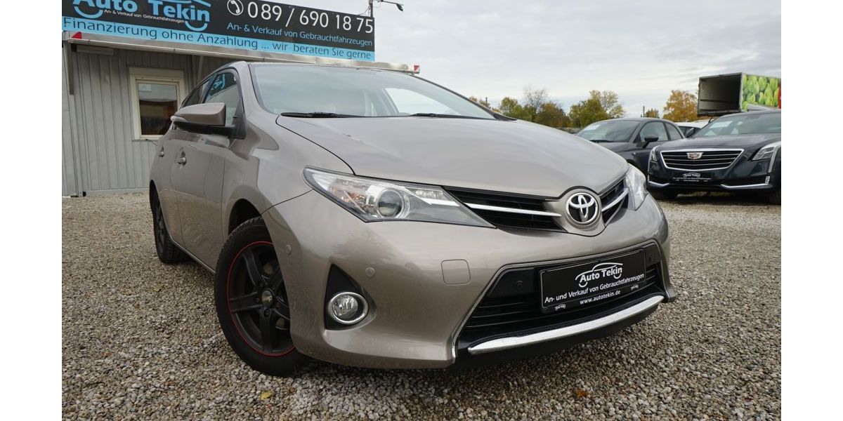 Toyota Auris 86.490 km 11.950 &euro; München 81829