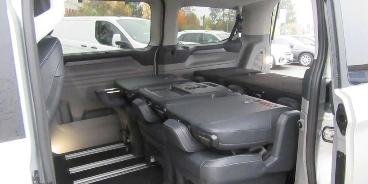 Ford Tourneo Custom 320 L1 Tourneo Titanium FWD Autom. 25.000 km 43.950 &euro; Gernsheim 64579