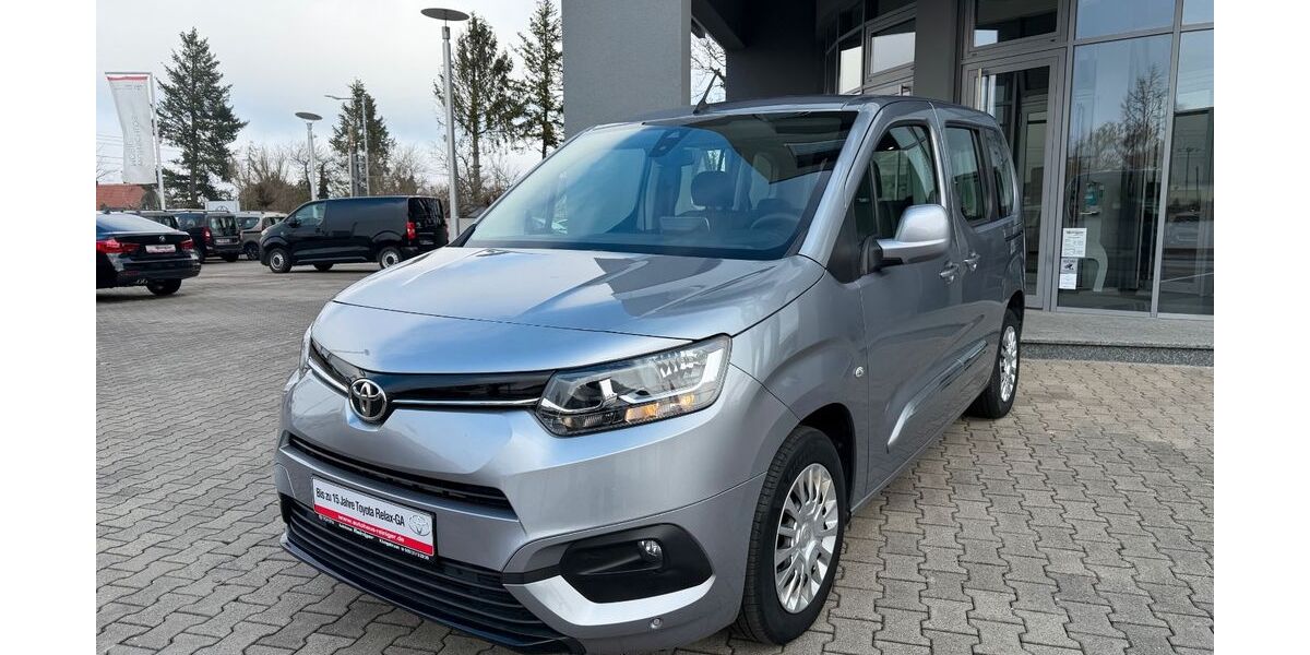 Toyota Proace City 36.540 km 19.999 &euro; Königsbrunn / Augsburg 86343
