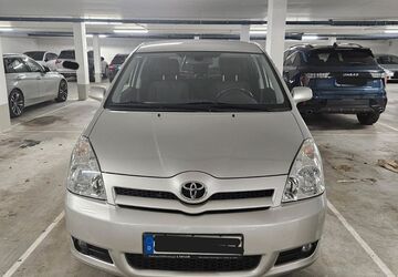 Toyota Corolla Verso 184.053 km 3.900 &euro; Hamburg 22303