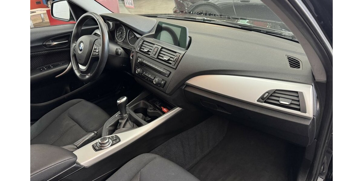 BMW 116i Navigation Sitzheizung BT PDC 111.610 km 8.220 &euro; Lich 35423