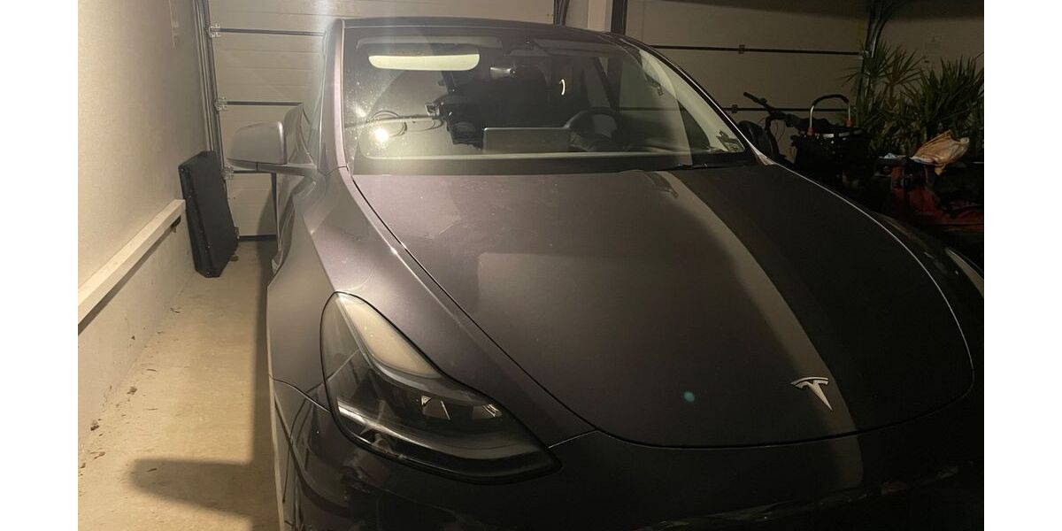 Tesla Model Y 46.880 km 29.800 &euro; Lauda 97922