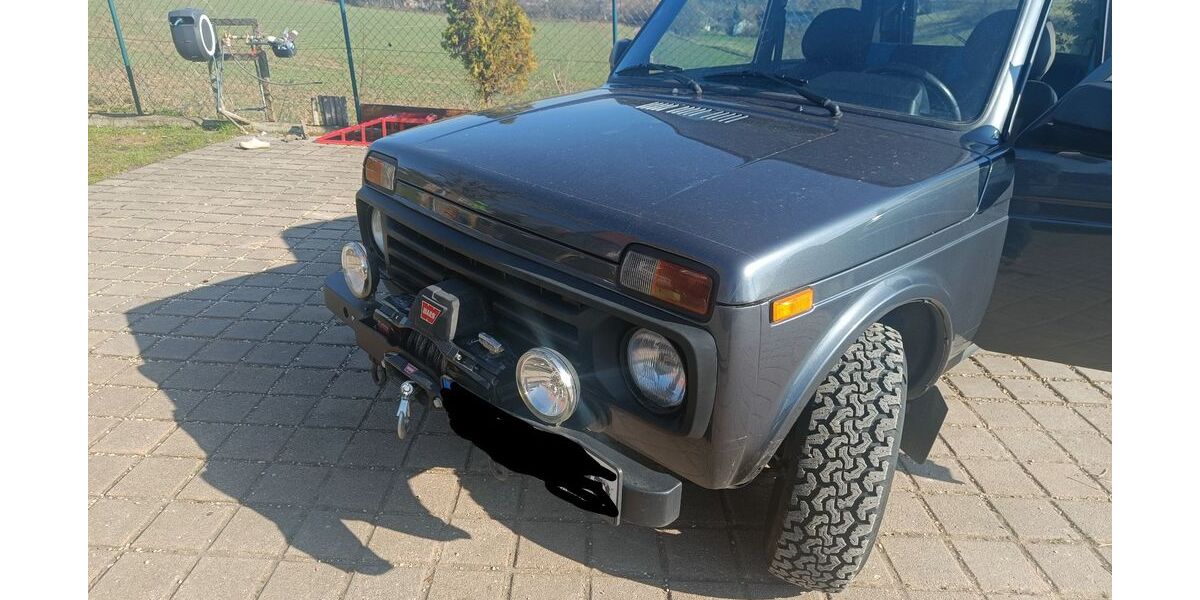 Lada Urban 46.809 km 12.000 &euro; Roßtal 90574