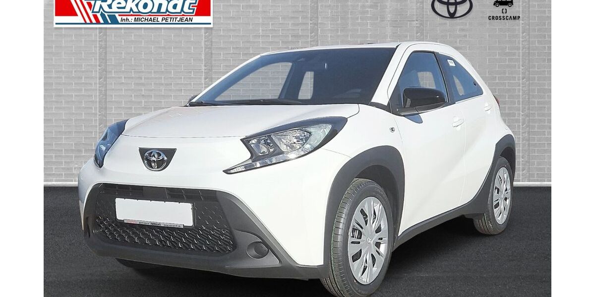 Toyota Aygo (X) 2.012 km 18.790 &euro; Lübeck 23566