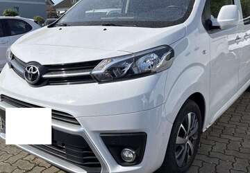 Toyota Verso 130.000 km 25.950 &euro; Herges-Hallenberg 98587