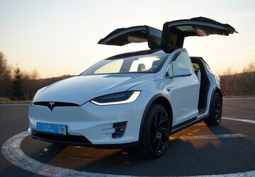 Tesla Model X 139.977 km 37.890 &euro; Burbach 57299