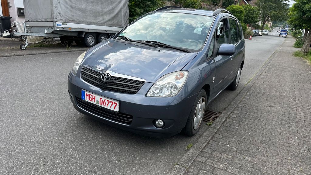 Toyota Corolla Verso 132.000 km 2.999 &euro; Wertheim am Main 97877
